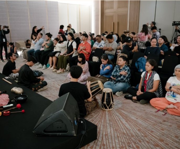 Sesi berbasis suara untuk institusi dengan banyak peserta